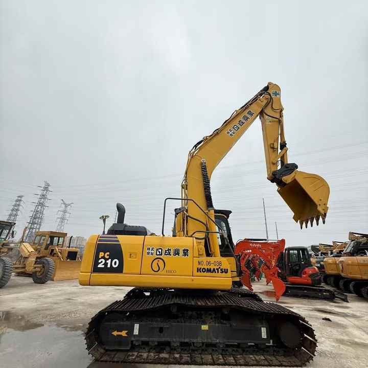 Used Good Quality Japan Original PC210-8 in Good Condition PC210-8 Komatsu - Kāpurķēžu ekskavators: foto 3 Used Good Quality Japan Original PC210-8 in Good Condition PC210-8 Komatsu - Kāpurķēžu ekskavators: foto 3