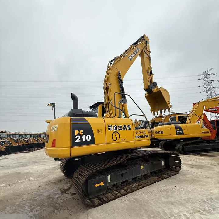 Used Good Quality Japan Original PC210-8 in Good Condition PC210-8 Komatsu - Kāpurķēžu ekskavators: foto 3 Used Good Quality Japan Original PC210-8 in Good Condition PC210-8 Komatsu - Kāpurķēžu ekskavators: foto 3