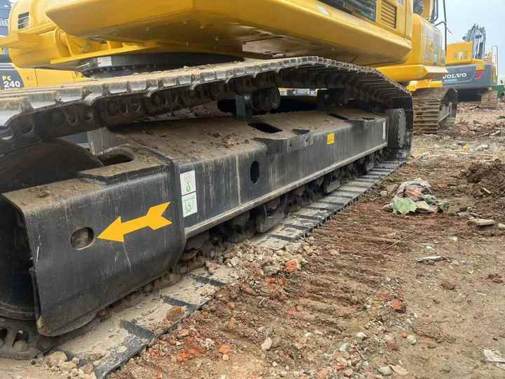 Used Good Quality Japan Original PC240-8 in Good Condition PC240-8 Komatsu - Kāpurķēžu ekskavators: foto 4 Used Good Quality Japan Original PC240-8 in Good Condition PC240-8 Komatsu - Kāpurķēžu ekskavators: foto 4
