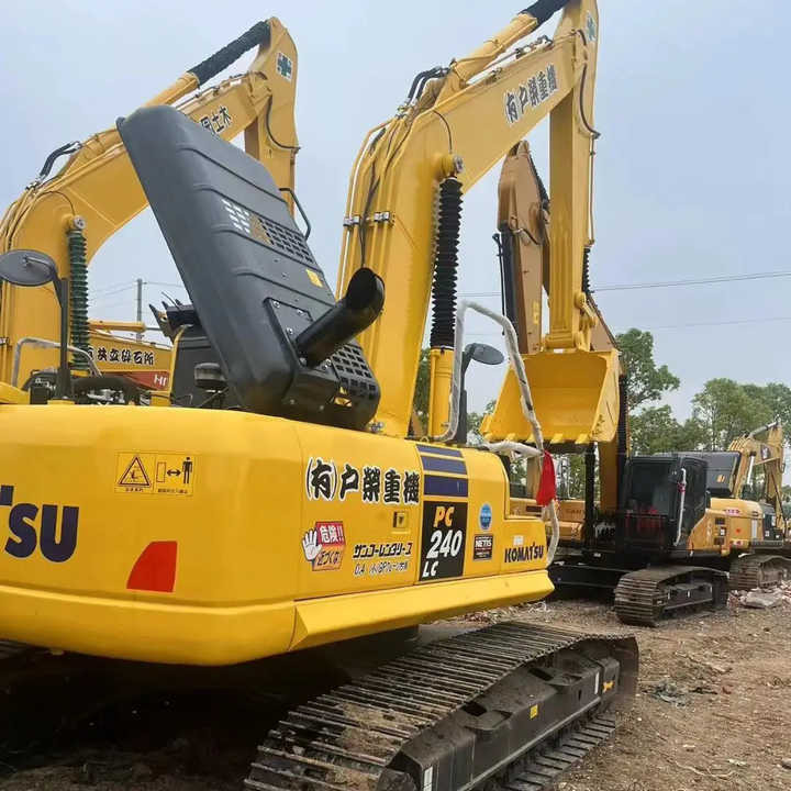 Used Good Quality Japan Original PC240-8 in Good Condition PC240-8 Komatsu - Kāpurķēžu ekskavators: foto 1 Used Good Quality Japan Original PC240-8 in Good Condition PC240-8 Komatsu - Kāpurķēžu ekskavators: foto 1