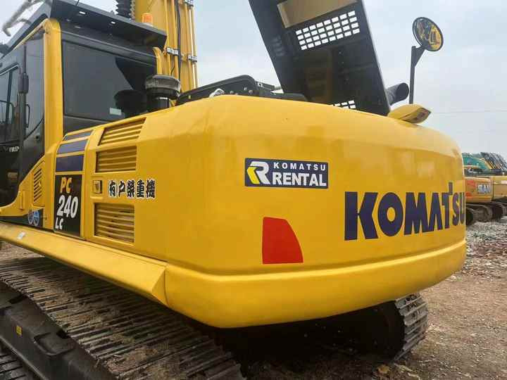 Used Good Quality Japan Original PC240-8 in Good Condition PC240-8 Komatsu - Kāpurķēžu ekskavators: foto 2 Used Good Quality Japan Original PC240-8 in Good Condition PC240-8 Komatsu - Kāpurķēžu ekskavators: foto 2