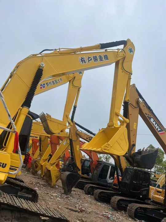 Used Good Quality Japan Original PC240-8 in Good Condition PC240-8 Komatsu - Kāpurķēžu ekskavators: foto 5 Used Good Quality Japan Original PC240-8 in Good Condition PC240-8 Komatsu - Kāpurķēžu ekskavators: foto 5