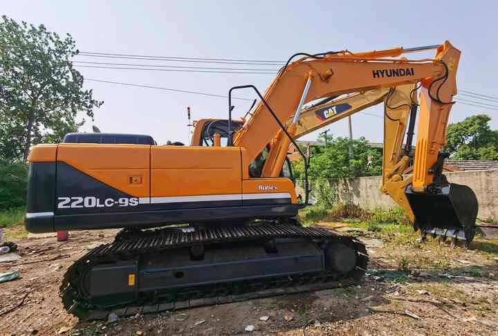 Used HYUNDAI R220-9S New Model Excavator Second Hand Machine Popular Brand Korean hyundai Hydraulic Machinery - Ekskavators: foto 4 Used HYUNDAI R220-9S New Model Excavator Second Hand Machine Popular Brand Korean hyundai Hydraulic Machinery - Ekskavators: foto 4