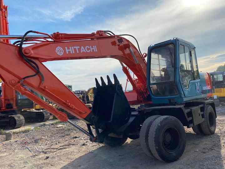 Used Hitachi Ex100WD Wheel Excavator for Sale Japan Made Hitachi Ex100wd Wheeled Excavator for Sale - Riteņu ekskavators: foto 5 Used Hitachi Ex100WD Wheel Excavator for Sale Japan Made Hitachi Ex100wd Wheeled Excavator for Sale - Riteņu ekskavators: foto 5