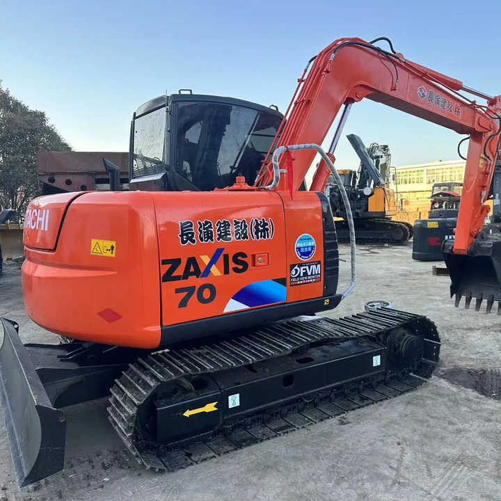 Used Hitachi Excavator ZX70 Japan Import Second Hand Small Crawler ZX70 Excavator for Sale - Kāpurķēžu ekskavators: foto 2 Used Hitachi Excavator ZX70 Japan Import Second Hand Small Crawler ZX70 Excavator for Sale - Kāpurķēžu ekskavators: foto 2