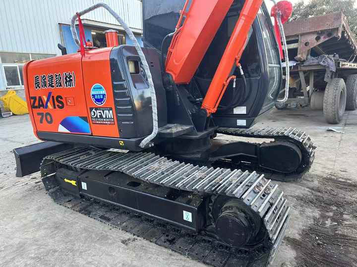 Used Hitachi Excavator ZX70 Japan Import Second Hand Small Crawler ZX70 Excavator for Sale - Kāpurķēžu ekskavators: foto 3 Used Hitachi Excavator ZX70 Japan Import Second Hand Small Crawler ZX70 Excavator for Sale - Kāpurķēžu ekskavators: foto 3