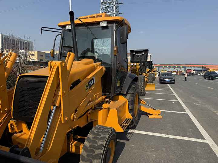 Used Hydraulic Backhoe Loader JCB3CX 7t in Good Condition Cheap Price in Stock Jcb 3cx 4cx 4cx Loader in Hefei for Sale - Ekskavators-iekrāvējs: foto 3 Used Hydraulic Backhoe Loader JCB3CX 7t in Good Condition Cheap Price in Stock Jcb 3cx 4cx 4cx Loader in Hefei for Sale - Ekskavators-iekrāvējs: foto 3