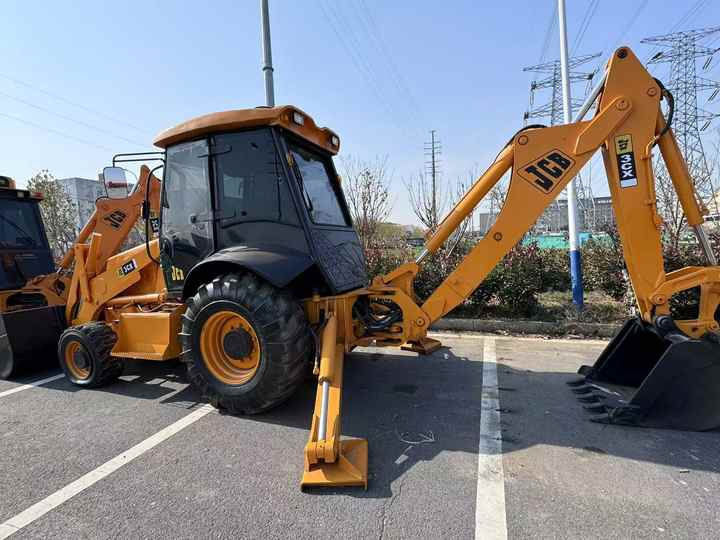 Used Hydraulic Backhoe Loader JCB3CX 7t in Good Condition Cheap Price in Stock Jcb 3cx 4cx 4cx Loader in Hefei for Sale - Ekskavators-iekrāvējs: foto 2 Used Hydraulic Backhoe Loader JCB3CX 7t in Good Condition Cheap Price in Stock Jcb 3cx 4cx 4cx Loader in Hefei for Sale - Ekskavators-iekrāvējs: foto 2