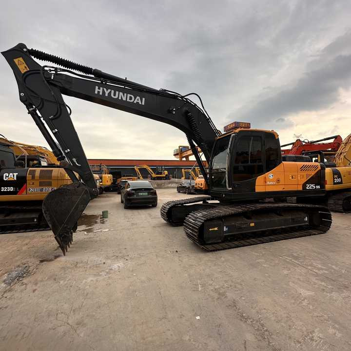 Used Hyundai 225LC-9S Excavator with Excellent Performance for Sale - Kāpurķēžu ekskavators: foto 4 Used Hyundai 225LC-9S Excavator with Excellent Performance for Sale - Kāpurķēžu ekskavators: foto 4
