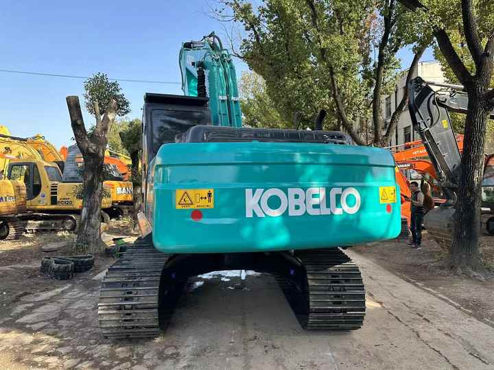 Used Japan Original Brand Kobelco Sk200-8 Excavator in High Quality for Sale High Working Efficiency - Ekskavators: foto 2 Used Japan Original Brand Kobelco Sk200-8 Excavator in High Quality for Sale High Working Efficiency - Ekskavators: foto 2