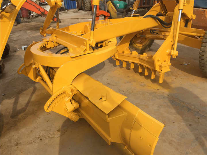 Used Komatsu GD305 Motor Grader Cheap Price Komatsu Road Grader GD305 Good Condition in China - Greiders: foto 2 Used Komatsu GD305 Motor Grader Cheap Price Komatsu Road Grader GD305 Good Condition in China - Greiders: foto 2