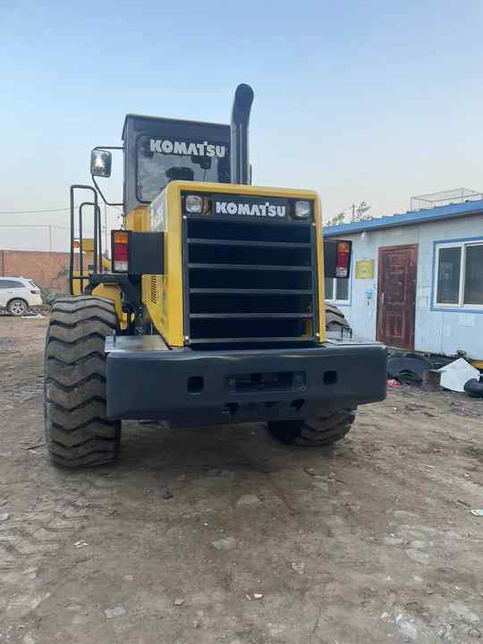 Used Komatsu WA380-3 Front Loader in Very Good Condition Strong Power komatsu 380 Wheel Loader Low Price Hot Sale - Riteņu iekrāvējs: foto 4 Used Komatsu WA380-3 Front Loader in Very Good Condition Strong Power komatsu 380 Wheel Loader Low Price Hot Sale - Riteņu iekrāvējs: foto 4