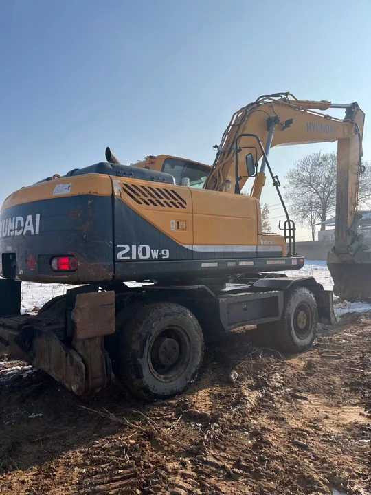 Used Korea Brand Original hyundai 210w-9 Wheel Excavator for Sale Used hyundai Wheel Excavator - Kāpurķēžu ekskavators: foto 3 Used Korea Brand Original hyundai 210w-9 Wheel Excavator for Sale Used hyundai Wheel Excavator - Kāpurķēžu ekskavators: foto 3
