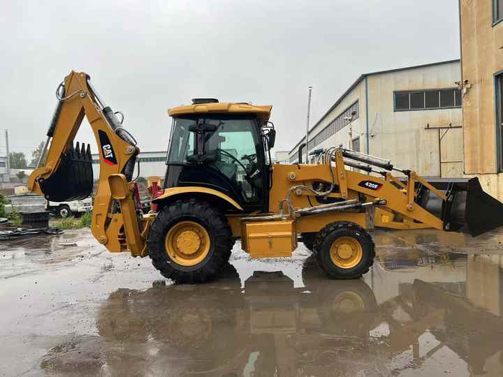 Used Wheel Loader CAT420F Caterpillar 420F Construction Machinery Mini Wheel Skid Steer Loader in Stock - Ekskavators-iekrāvējs: foto 5 Used Wheel Loader CAT420F Caterpillar 420F Construction Machinery Mini Wheel Skid Steer Loader in Stock - Ekskavators-iekrāvējs: foto 5