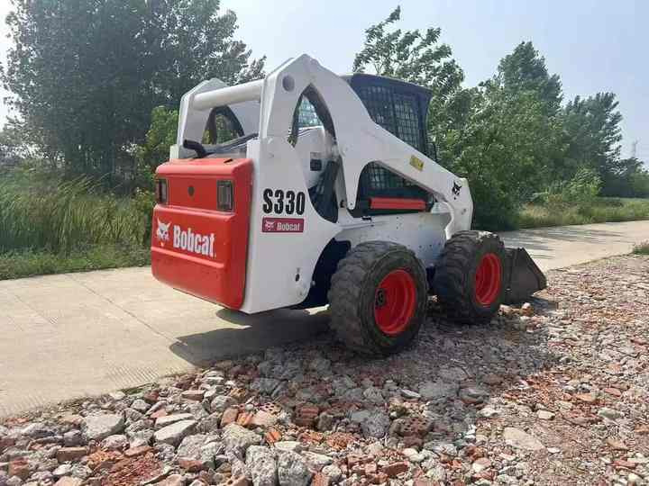 Very Low Price American Brand Used Bobcat S330 Skid Steer Loader with Superior Performance for Sale S160/S180/S300 in Stock - Kompaktiekrāvējs: foto 3 Very Low Price American Brand Used Bobcat S330 Skid Steer Loader with Superior Performance for Sale S160/S180/S300 in Stock - Kompaktiekrāvējs: foto 3
