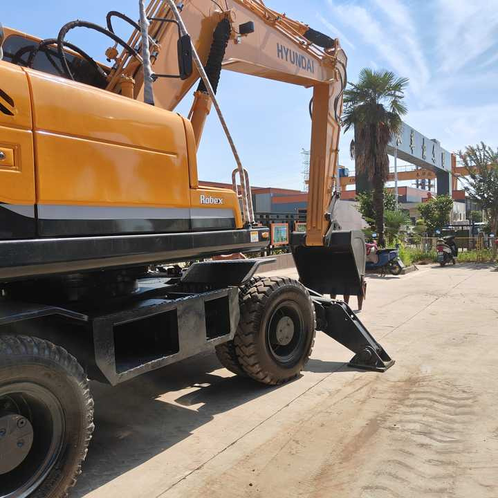 Well-Maintained Hyundai 210-9Used Wheel Excavator Construction Machine | No Major Repairs | Price Negotiable - Riteņu ekskavators: foto 1 Well-Maintained Hyundai 210-9Used Wheel Excavator Construction Machine | No Major Repairs | Price Negotiable - Riteņu ekskavators: foto 1