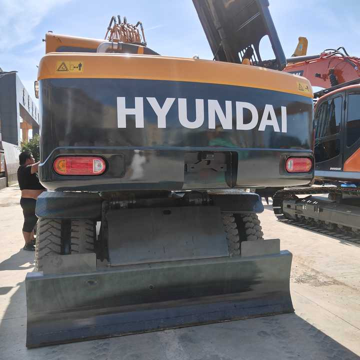 Well-Maintained Hyundai 210-9Used Wheel Excavator Construction Machine | No Major Repairs | Price Negotiable - Riteņu ekskavators: foto 2 Well-Maintained Hyundai 210-9Used Wheel Excavator Construction Machine | No Major Repairs | Price Negotiable - Riteņu ekskavators: foto 2