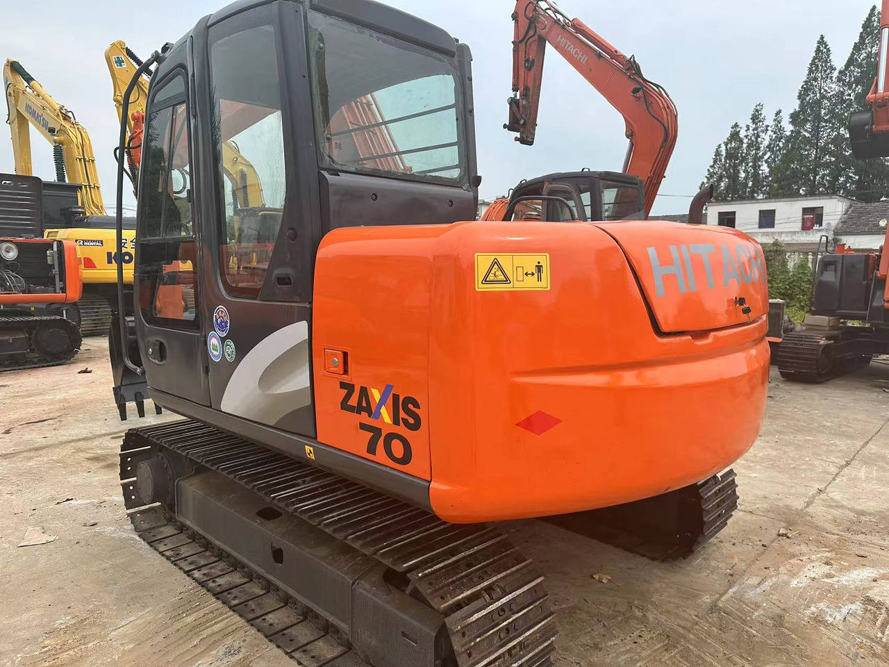 Second-hand excavator HITACHI ZX70 mini - Ekskavators: foto 2 Second-hand excavator HITACHI ZX70 mini - Ekskavators: foto 2