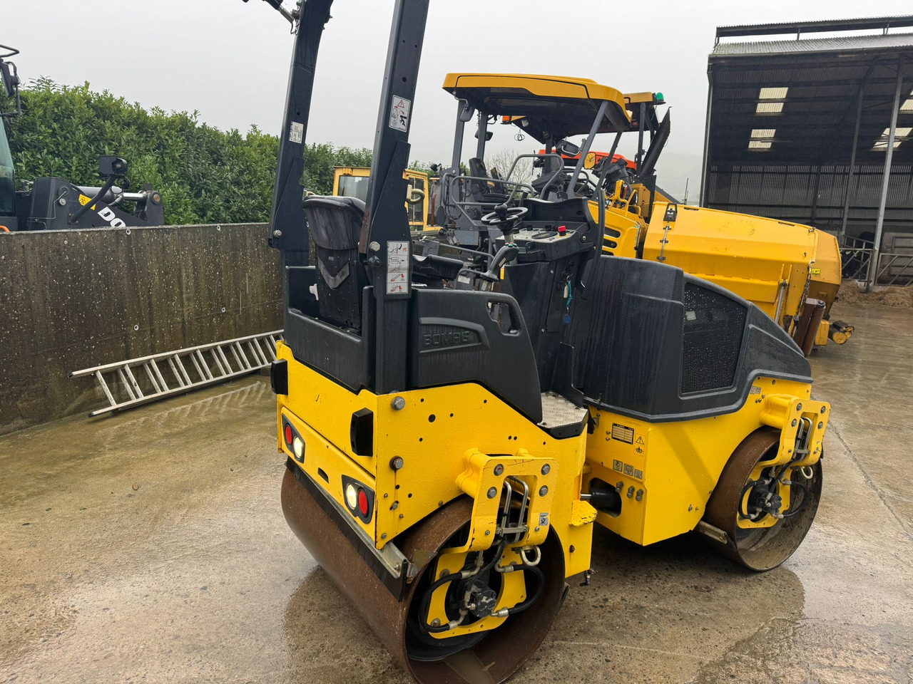 BOMAG BW120AD-5 - Ceļu veltnis: foto 4 BOMAG BW120AD-5 - Ceļu veltnis: foto 4