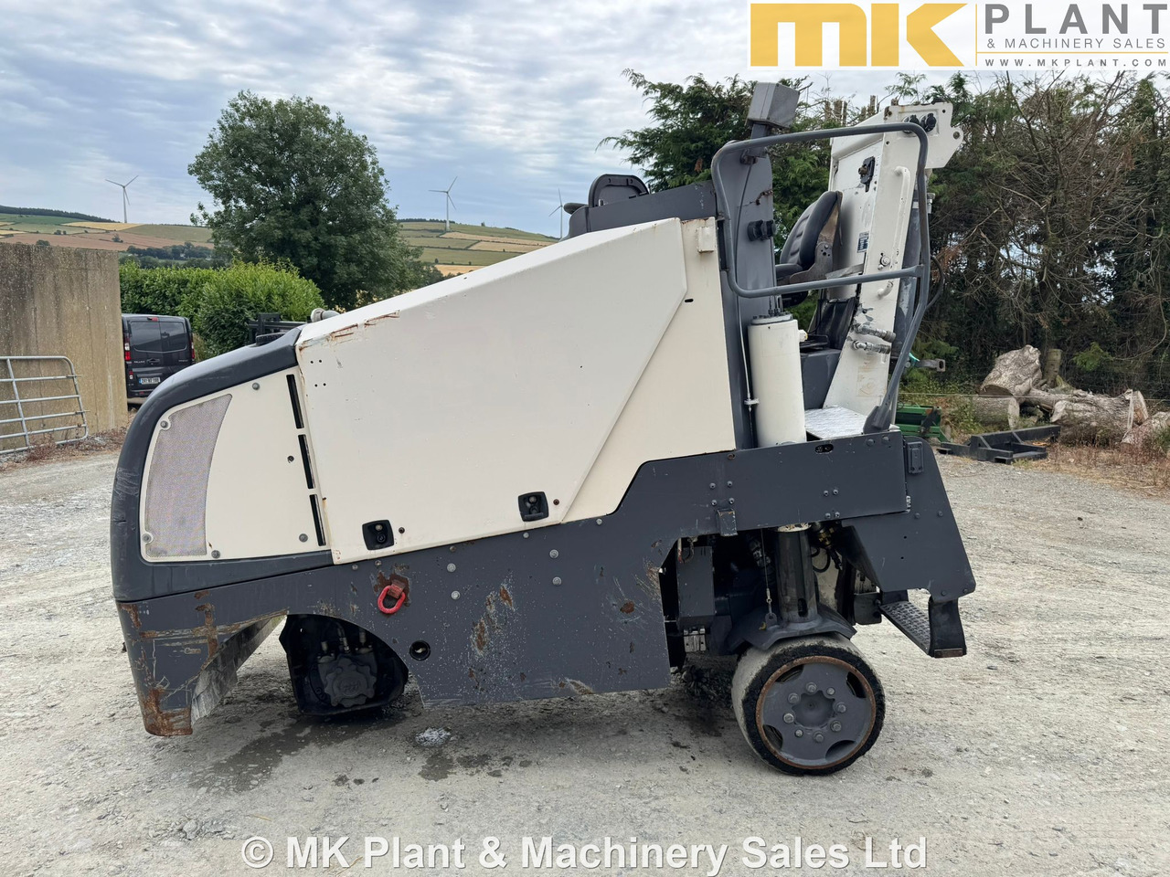 WIRTGEN W50 - Asfalta frēze: foto 1 WIRTGEN W50 - Asfalta frēze: foto 1