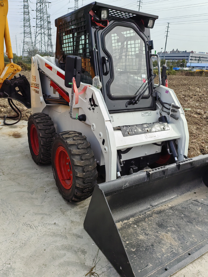 BOBCAT S18 - Kompaktiekrāvējs: foto 2 BOBCAT S18 - Kompaktiekrāvējs: foto 2
