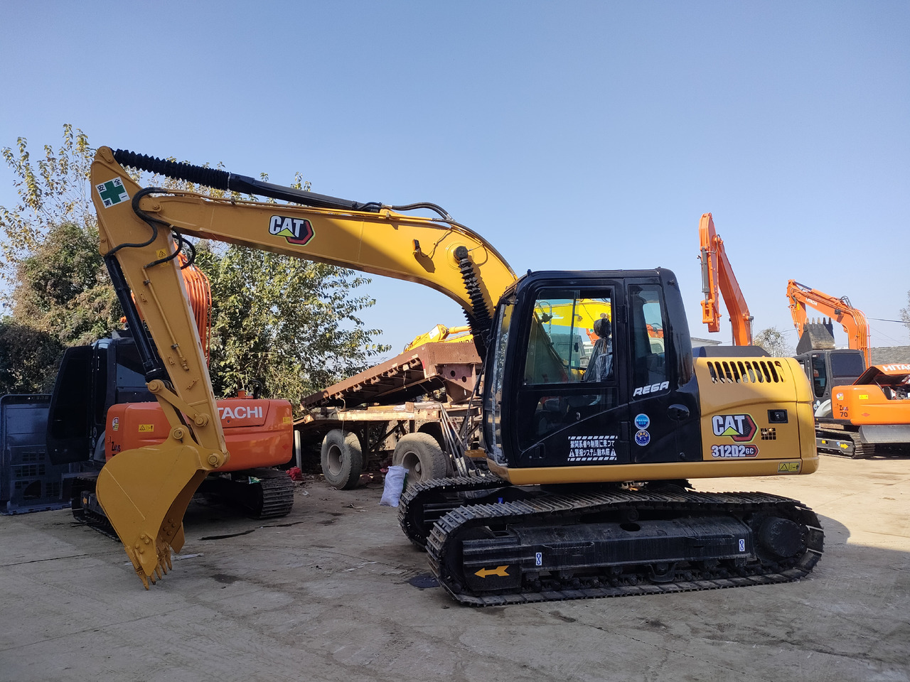 CATERPILLAR 312D2GC - Mini-ekskavators: foto 1 CATERPILLAR 312D2GC - Mini-ekskavators: foto 1