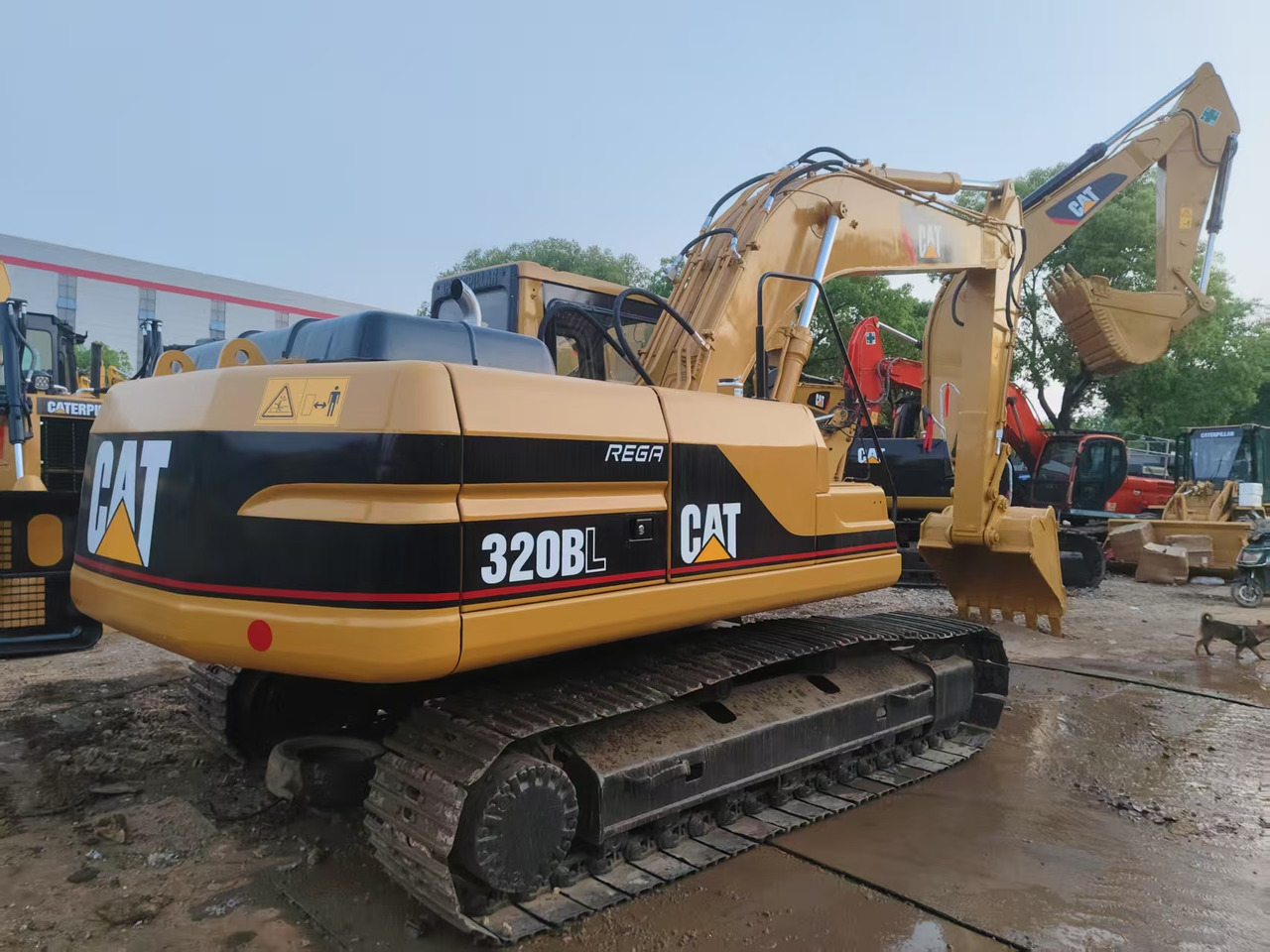 CATERPILLAR 320B - Kāpurķēžu ekskavators: foto 2 CATERPILLAR 320B - Kāpurķēžu ekskavators: foto 2
