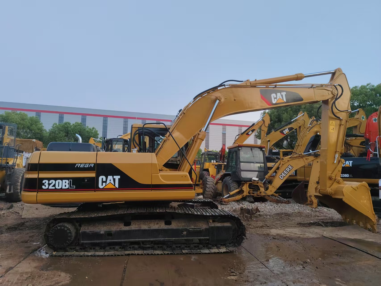CATERPILLAR 320B - Kāpurķēžu ekskavators: foto 3 CATERPILLAR 320B - Kāpurķēžu ekskavators: foto 3