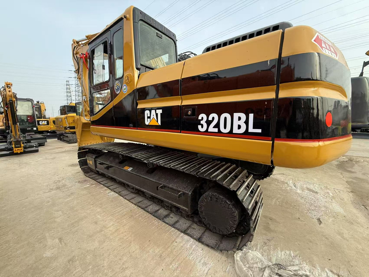 CATERPILLAR 320BL - Kāpurķēžu ekskavators: foto 1 CATERPILLAR 320BL - Kāpurķēžu ekskavators: foto 1