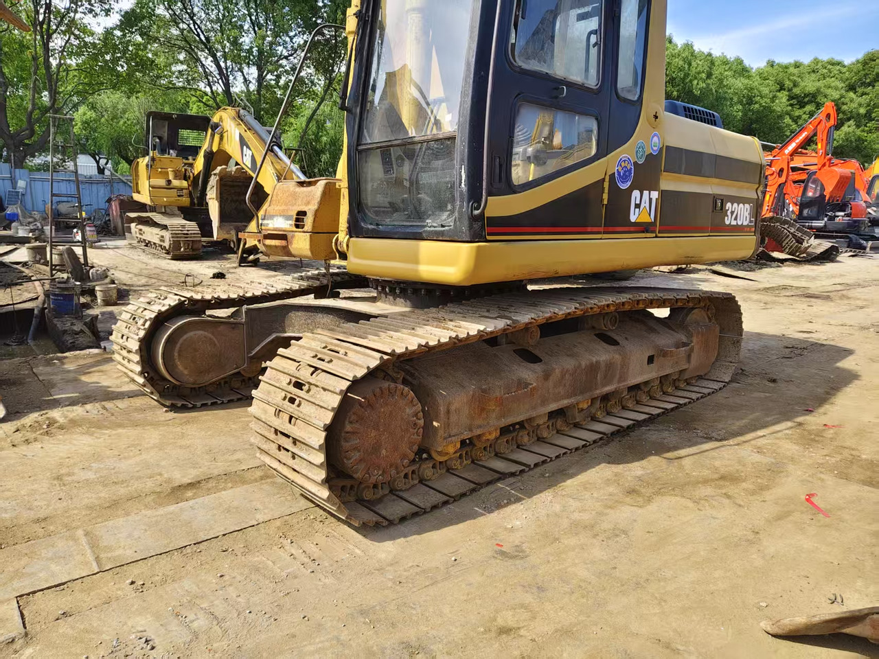 CATERPILLAR 320BL - Kāpurķēžu ekskavators: foto 4 CATERPILLAR 320BL - Kāpurķēžu ekskavators: foto 4