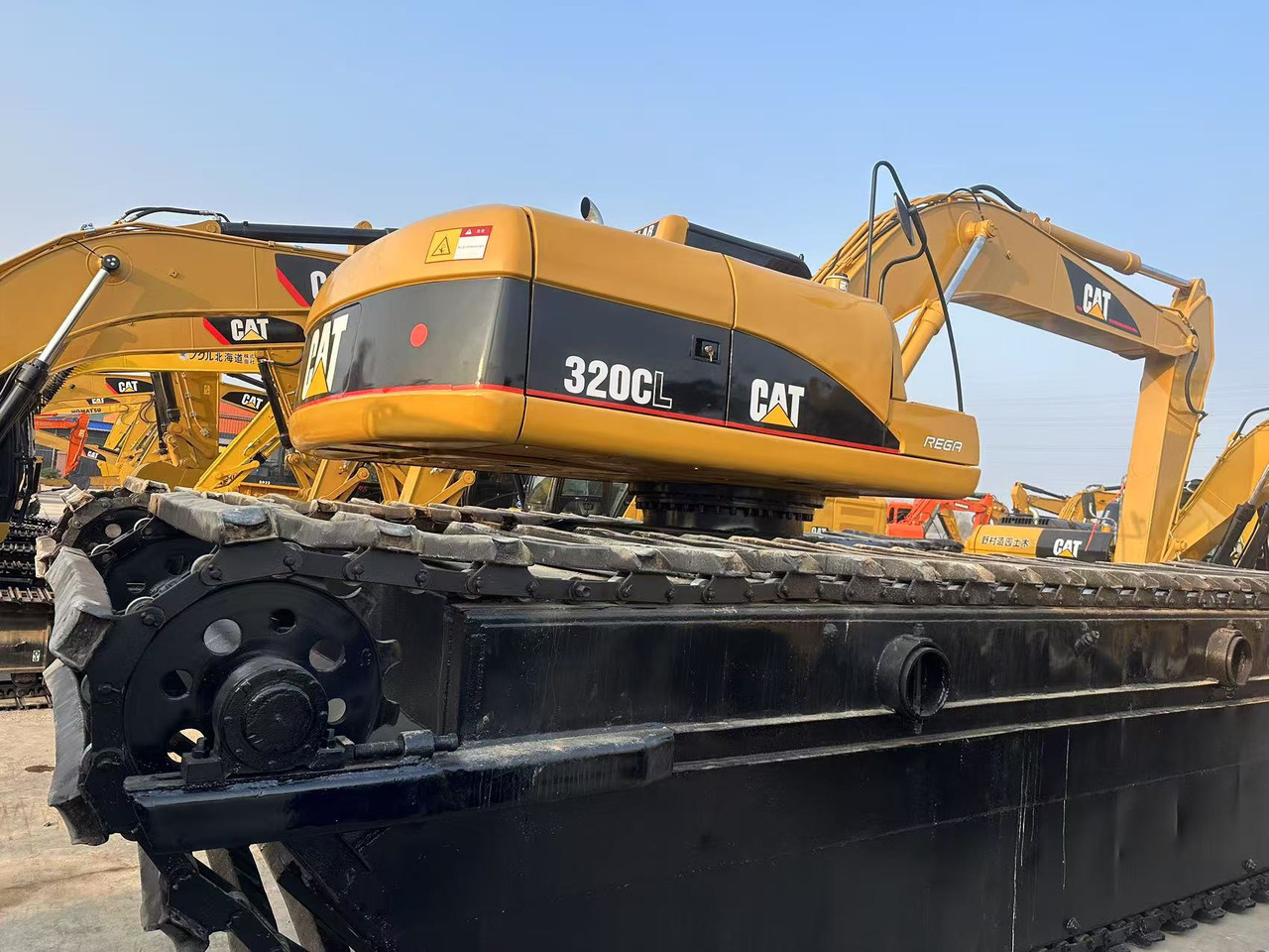 CATERPILLAR 320C Amphibious excavator - Ekskavators-amfībijs: foto 5 CATERPILLAR 320C Amphibious excavator - Ekskavators-amfībijs: foto 5