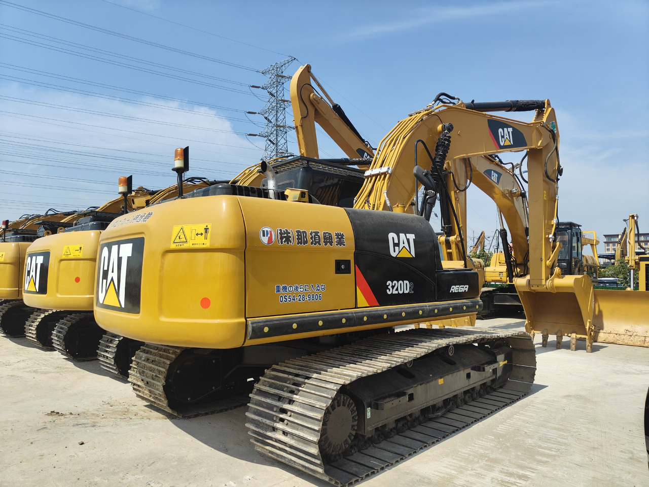 CATERPILLAR 320D2 - Kāpurķēžu ekskavators: foto 3 CATERPILLAR 320D2 - Kāpurķēžu ekskavators: foto 3