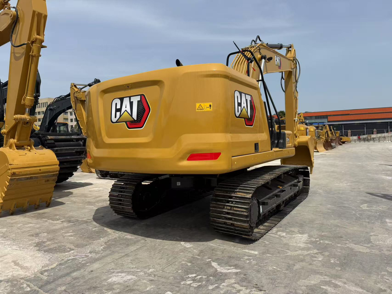 CATERPILLAR 320GC - Kāpurķēžu ekskavators: foto 4 CATERPILLAR 320GC - Kāpurķēžu ekskavators: foto 4