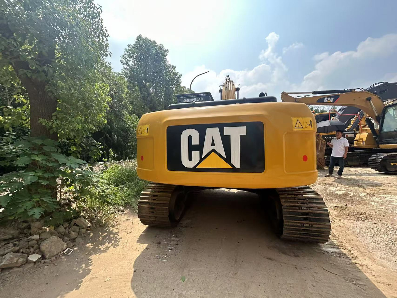CATERPILLAR 323D2L - Kāpurķēžu ekskavators: foto 2 CATERPILLAR 323D2L - Kāpurķēžu ekskavators: foto 2