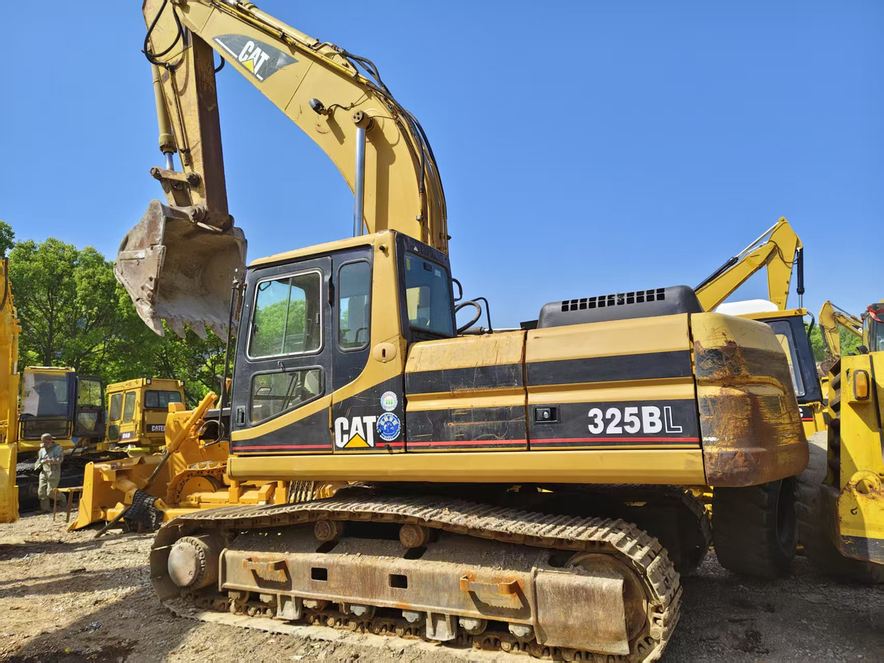 CATERPILLAR 325B - Kāpurķēžu ekskavators: foto 4 CATERPILLAR 325B - Kāpurķēžu ekskavators: foto 4