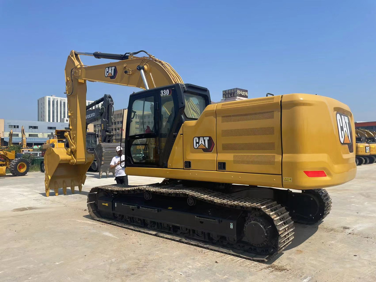 CATERPILLAR 330GC - Kāpurķēžu ekskavators: foto 1 CATERPILLAR 330GC - Kāpurķēžu ekskavators: foto 1