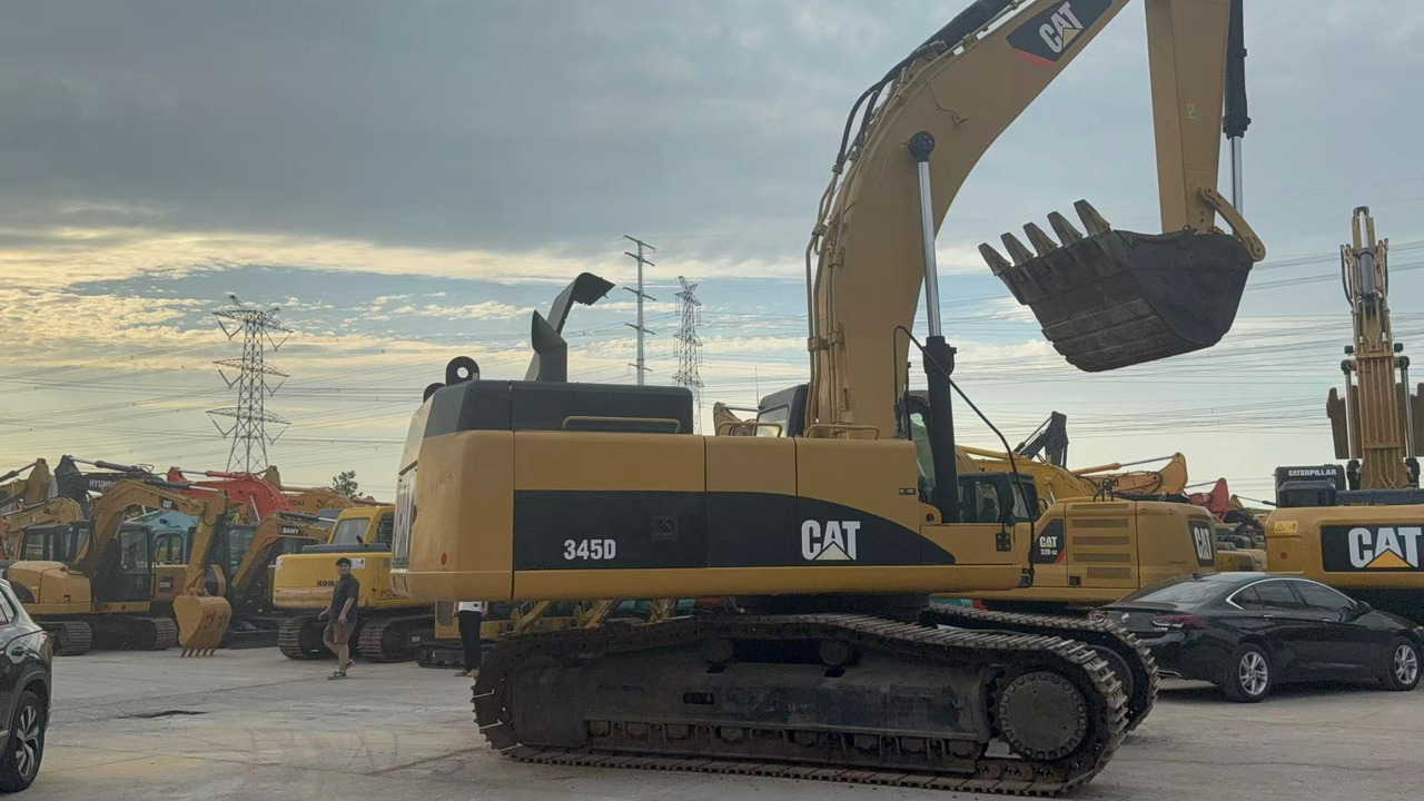 CATERPILLAR 345D - Kāpurķēžu ekskavators: foto 4 CATERPILLAR 345D - Kāpurķēžu ekskavators: foto 4