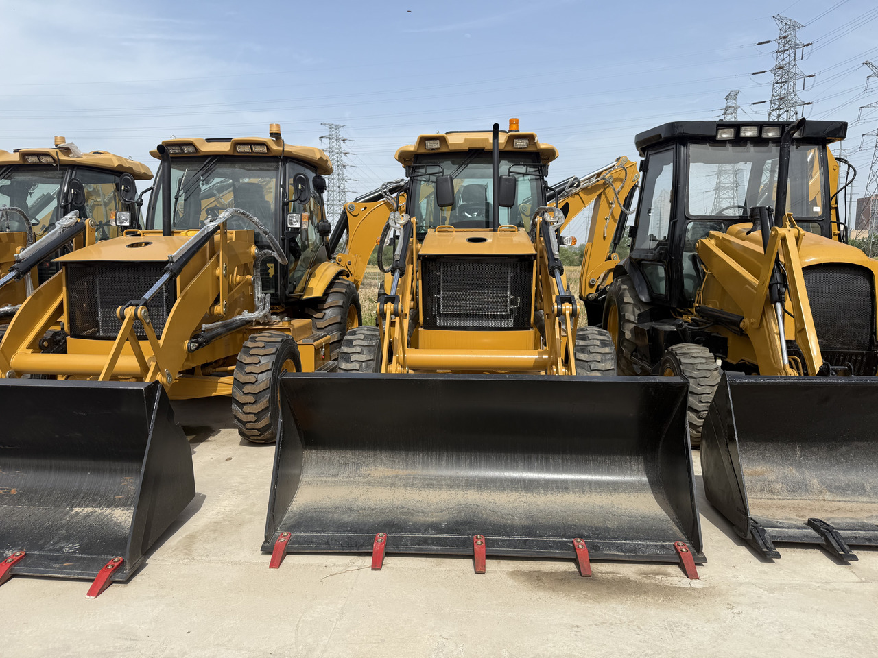 CATERPILLAR 416F - Ekskavators-iekrāvējs: foto 4 CATERPILLAR 416F - Ekskavators-iekrāvējs: foto 4