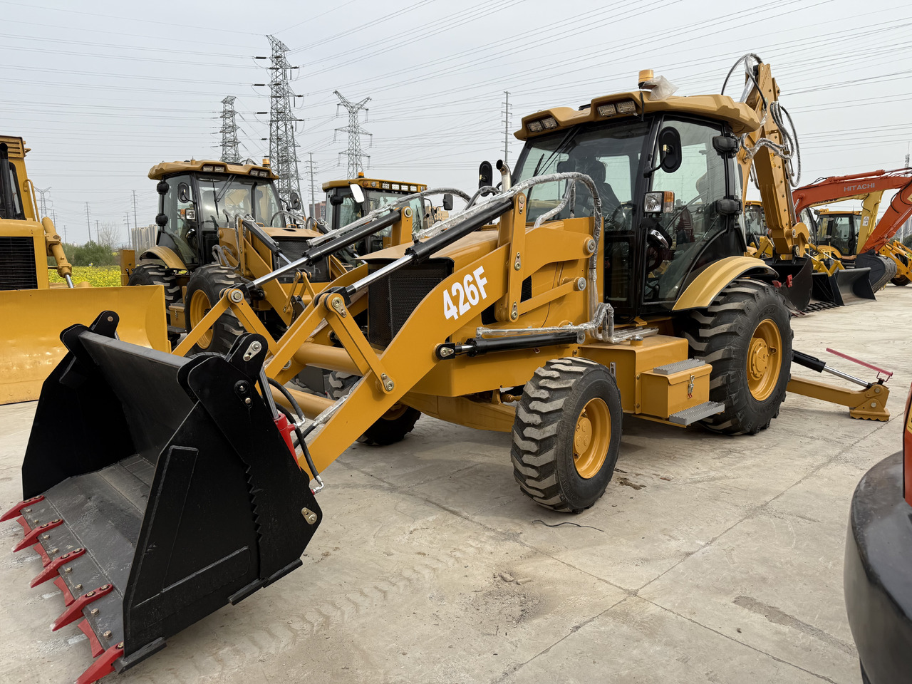 CATERPILLAR 426F - Ekskavators-iekrāvējs: foto 1 CATERPILLAR 426F - Ekskavators-iekrāvējs: foto 1