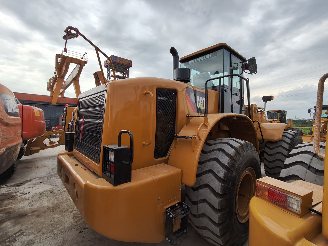 CATERPILLAR 950H - Riteņu iekrāvējs: foto 4 CATERPILLAR 950H - Riteņu iekrāvējs: foto 4