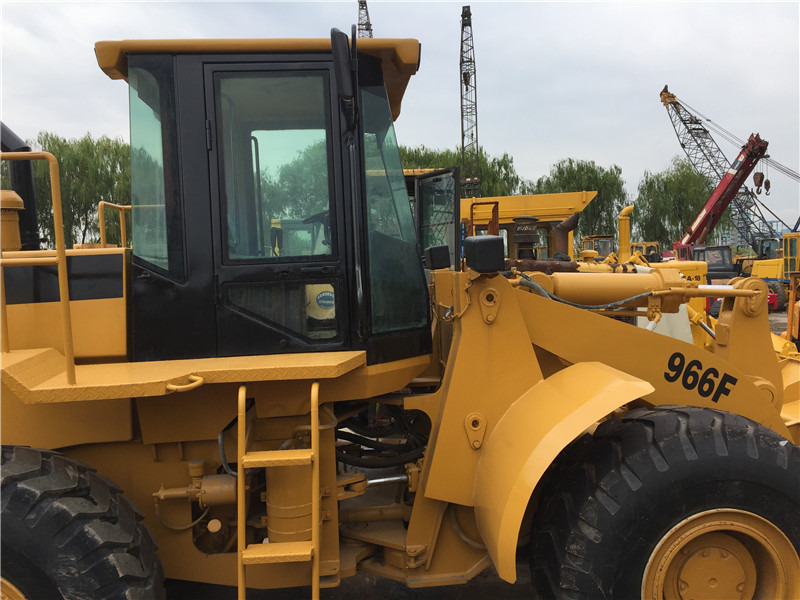 CATERPILLAR 966F - Riteņu iekrāvējs: foto 4 CATERPILLAR 966F - Riteņu iekrāvējs: foto 4