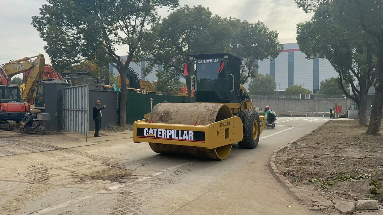 CATERPILLAR CS683E - Ceļu veltnis: foto 4 CATERPILLAR CS683E - Ceļu veltnis: foto 4
