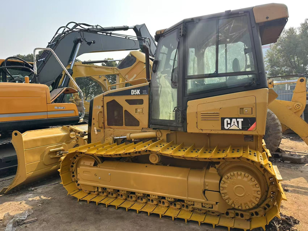 CATERPILLAR D5K - Buldozers: foto 3 CATERPILLAR D5K - Buldozers: foto 3