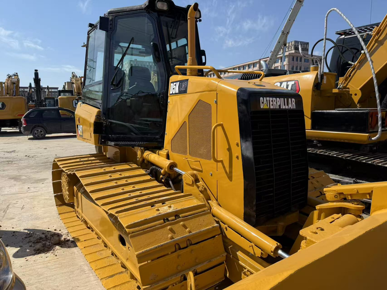 CATERPILLAR D5K - Buldozers: foto 2 CATERPILLAR D5K - Buldozers: foto 2