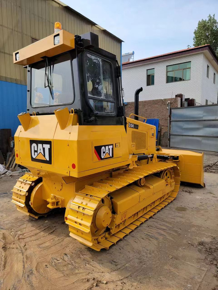 CATERPILLAR D5K - Buldozers: foto 4 CATERPILLAR D5K - Buldozers: foto 4