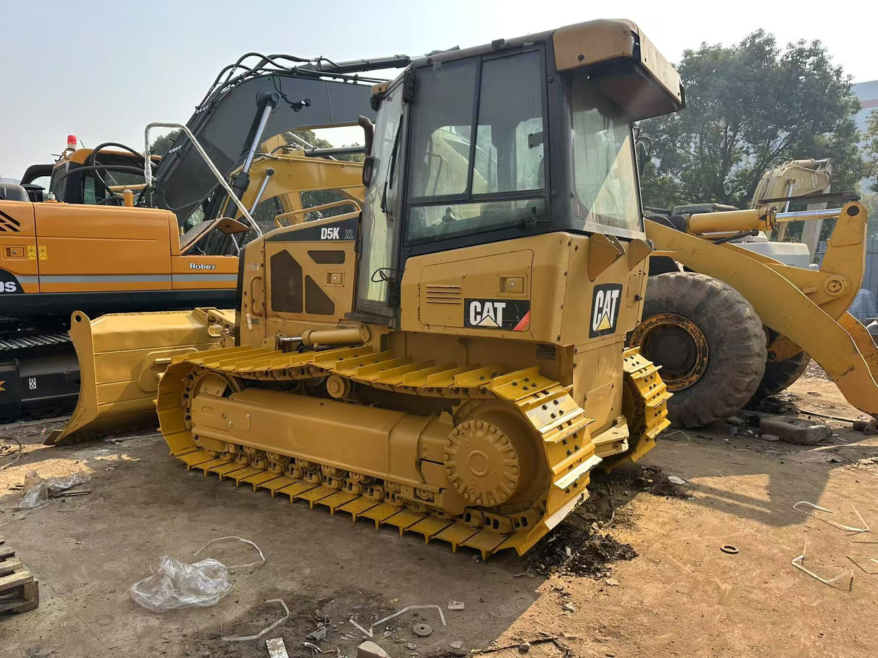 CATERPILLAR D5K - Buldozers: foto 2 CATERPILLAR D5K - Buldozers: foto 2