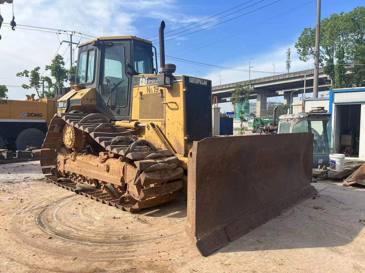 CATERPILLAR D5M - Buldozers: foto 3 CATERPILLAR D5M - Buldozers: foto 3