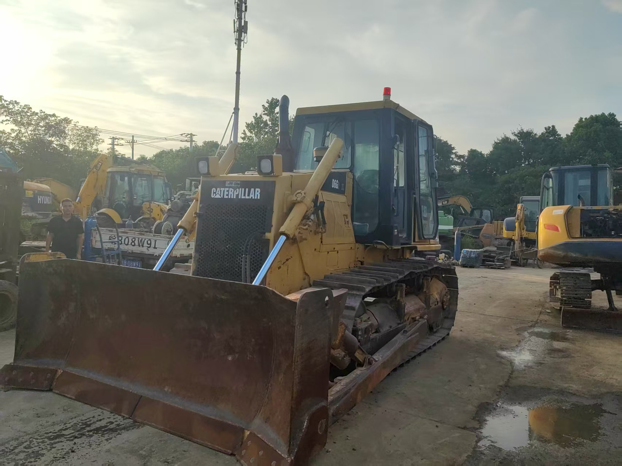 CATERPILLAR D6G - Buldozers: foto 3 CATERPILLAR D6G - Buldozers: foto 3