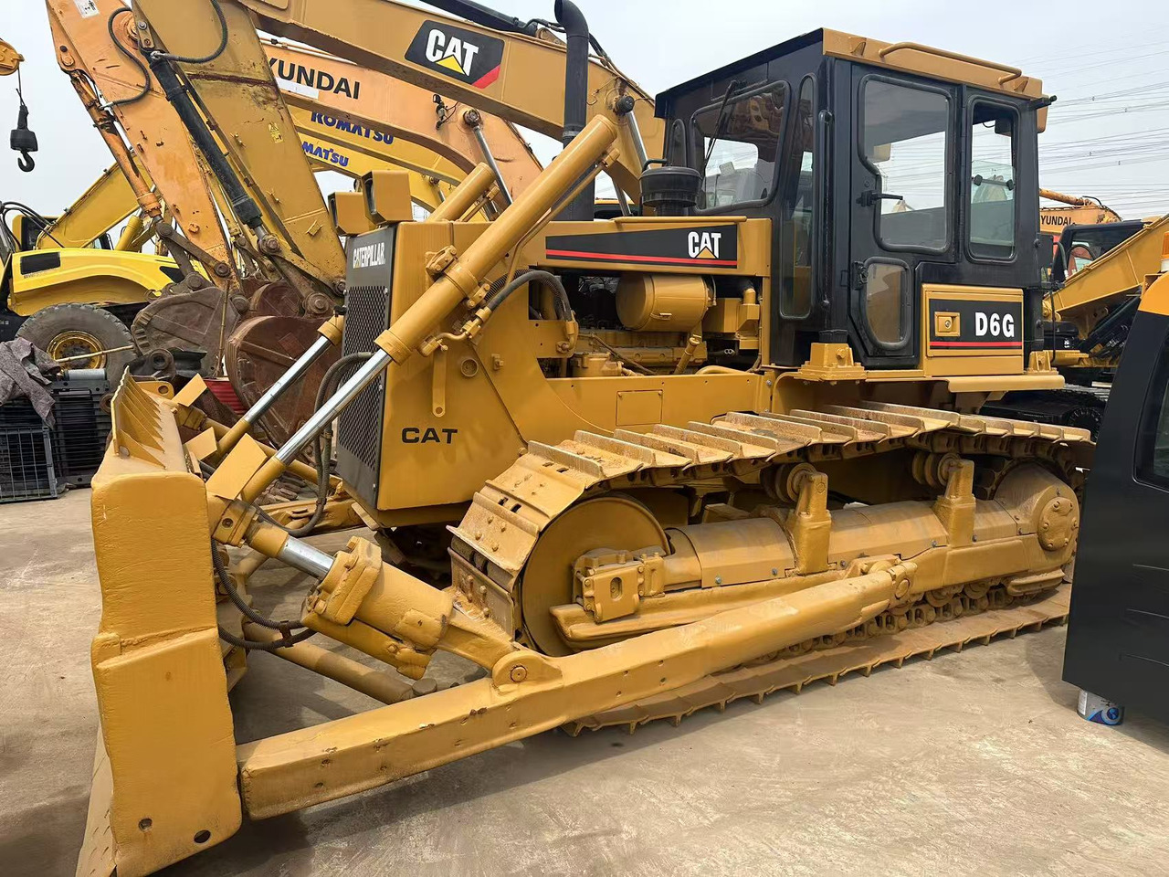 CATERPILLAR D6G - Buldozers: foto 4 CATERPILLAR D6G - Buldozers: foto 4