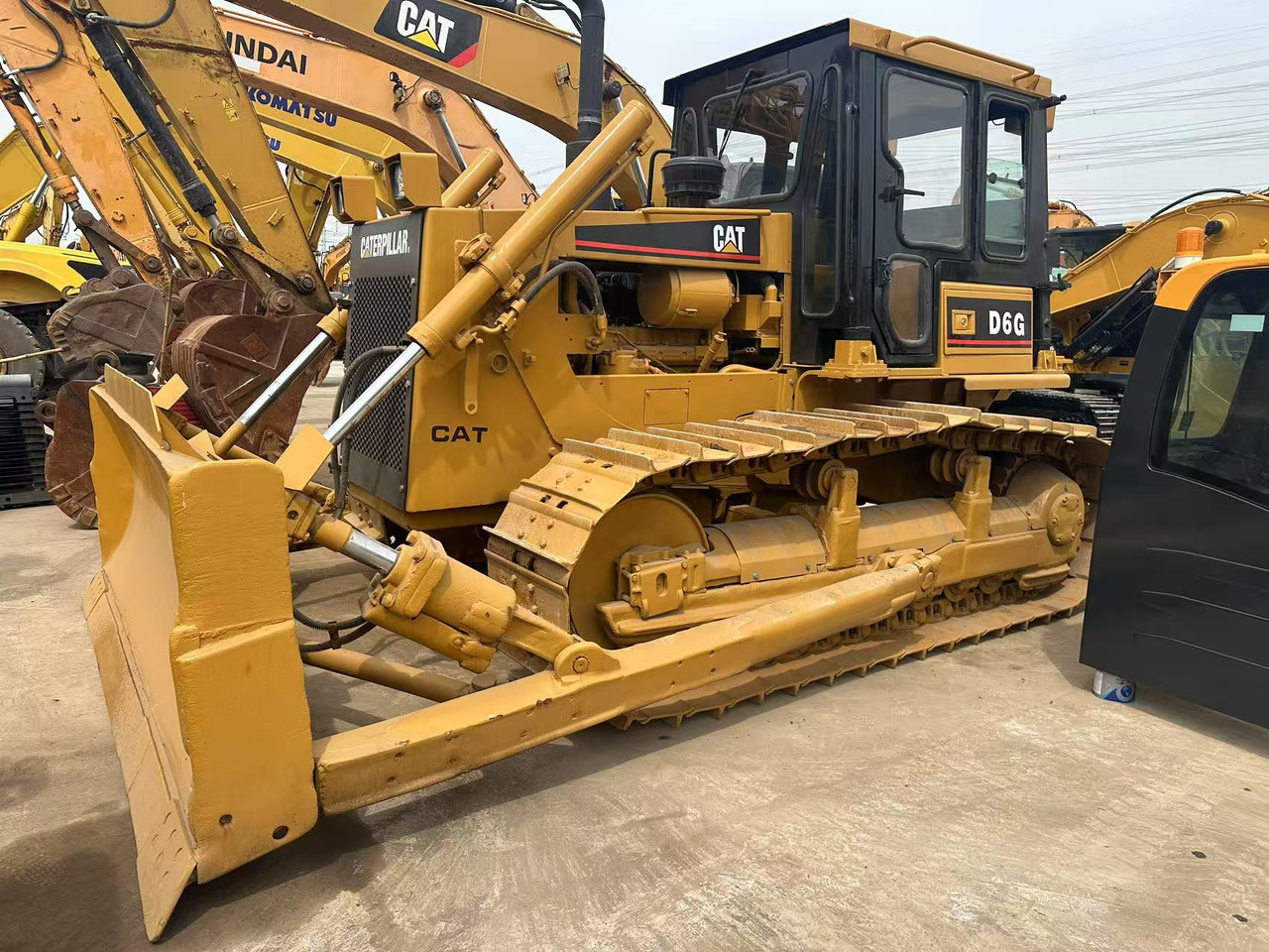 CATERPILLAR D6G - Buldozers: foto 3 CATERPILLAR D6G - Buldozers: foto 3
